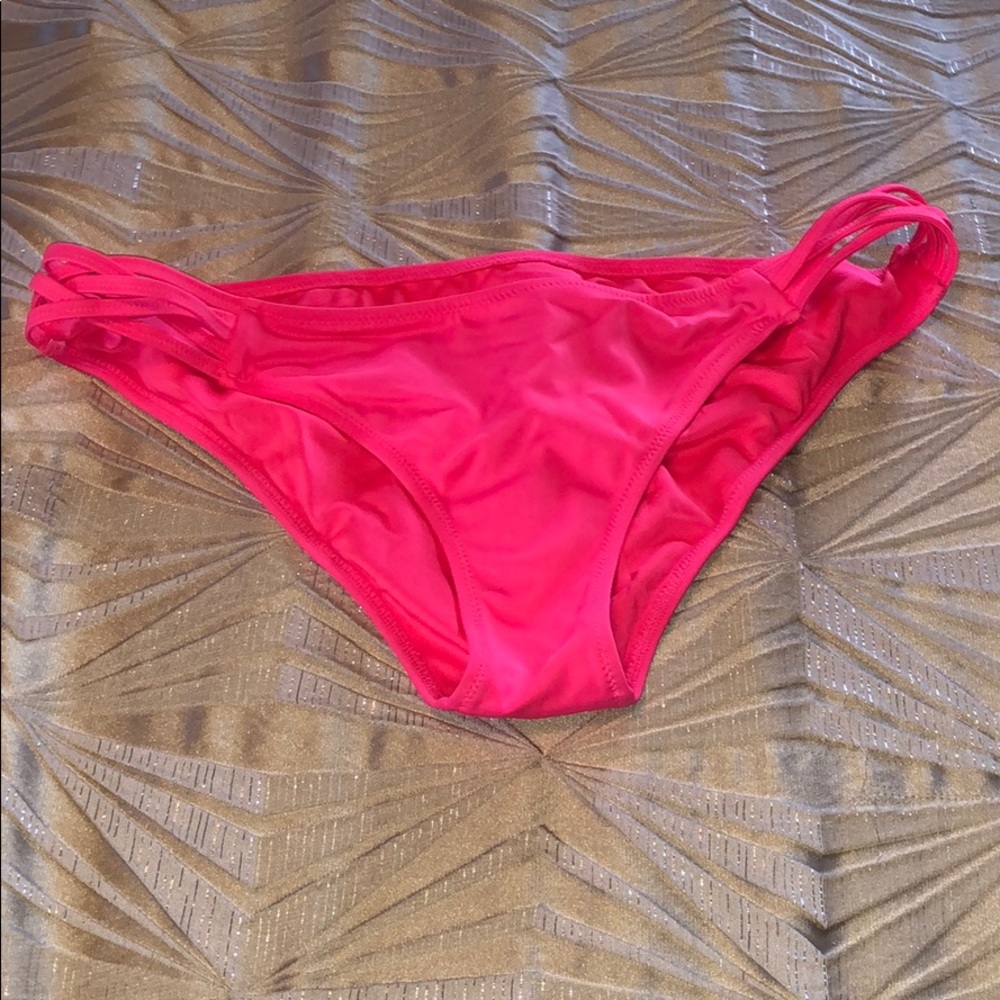 Moderate coverage bikini bottoms